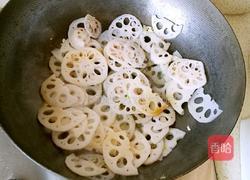 Illustration of how to make stir-fried lotus root slices 6